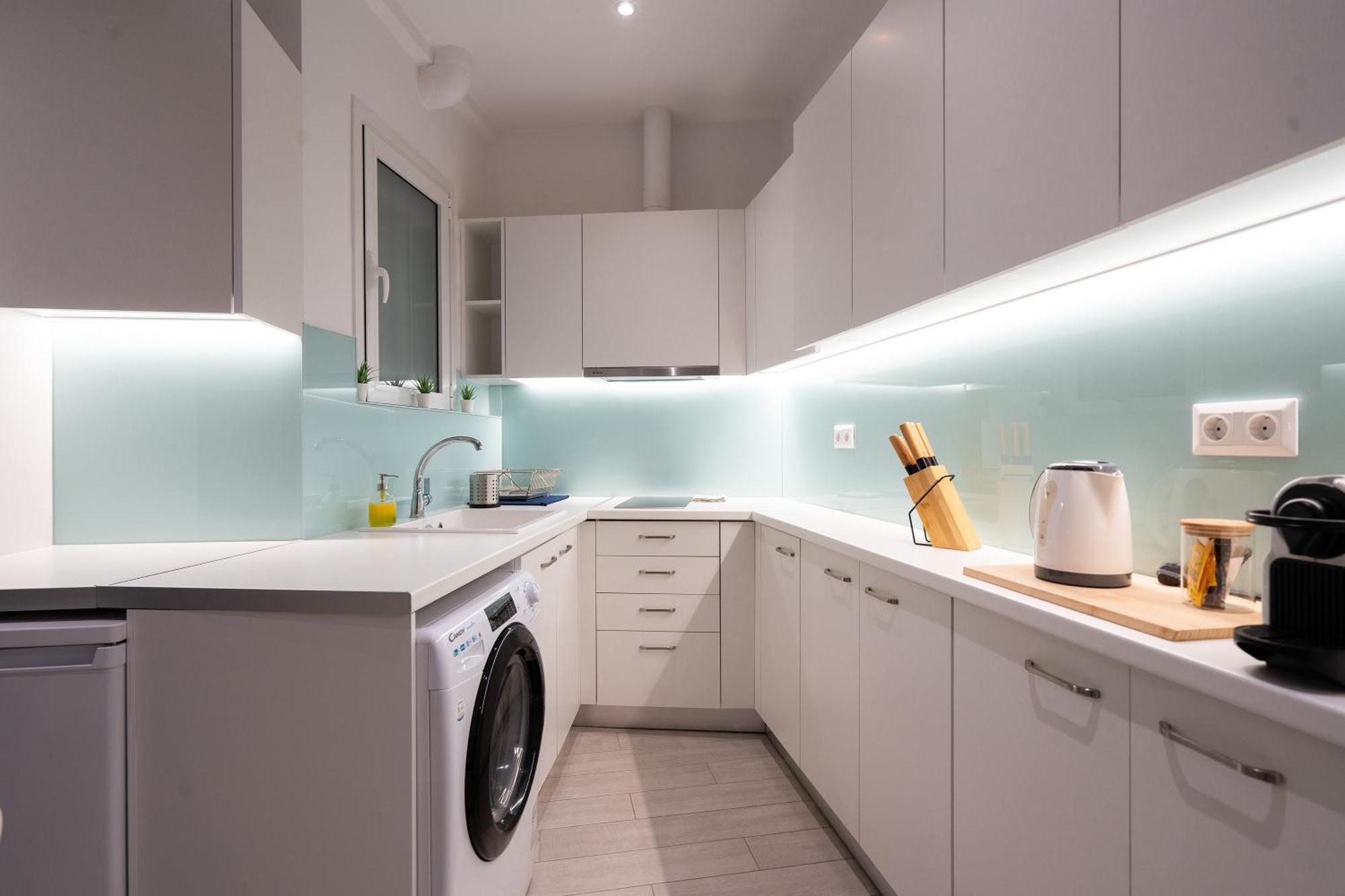 Stunning Cozy Apartment In أثينا المظهر الخارجي الصورة